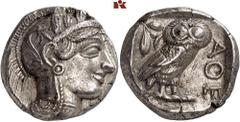 GRIECHISCHE MÜNZEN ATTICA. ATHEN. AR-Tetradrachme, um 440/420 v. Chr.; 17,12 g. Athenakopf r. mit attischem Helm//In Incusum: Eule r., dahinter Olivenzweig und Mondsichel. Flament Gruppe II. Fast vorz