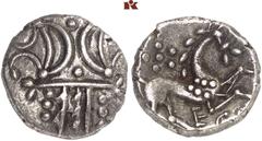 BRITANNIA. ICENI. Ecen, 10-43. AR-"Unit", Typ "Six"; 1,25 g. Halbmondmuster auf Kranz//Stilisiertes Pferd r. Rudd, Ancient British Coins 1663; Slg. Flesche 72 (dies Exemplar); van Arsdell 762-1. Fast 