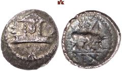 BRITANNIA. REGINI UND ATREBATES. Verica, 10-40. AR-"Minimus", Typ "Temple"; 0,23 g. Zweisäuliger Tempel//Stier stößt r. Rudd, Ancient British Coins 1316; Slg. Flesche 35 (dies Exemplar); van Arsdell 5