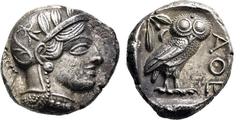 GRIECHISCHE MÜNZEN, GRIECHISCHES MUTTERLAND, ATTIKA, ATHEN. Tetradrachme. 479-404. Behelmter Athenakopf r. Rs: Eule r., dahinter Olivenzweig und Mondsichel. SNG COP. 32 ff. Svoronos Taf. 12-16. 17.08g