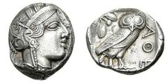 ATHEN. Tetradrachme. 479-393. Behelmter Athenakopf r. Rs: Eule r., dahinter Olivenzweig und Mondsichel. SNG COP. 32 ff. Svoronos Taf. 12-16. 17,17g. Hohes Relief. Oval. Schrötl. Min. korrodiert. vz