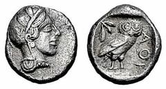ATHEN. Drachme. Ca. 450-404. Athenakopf mit attischem Helm r., auf dem Helmkessel Ranke und 3 Olivenblätter. Rs: A_E; Eule r., dahinter Olivenzweig. Alles in Quadratum incusum. SNG COP. 41 ff. SNG Mün