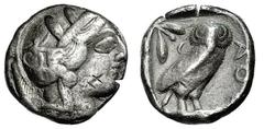 ATHEN. Tetradrachme. 479-404. Behelmter Athenakopf r. Rs: Eule r., dahinter Olivenzweig und Mondsichel. SNG COP. 32 ff. Svoronos Taf. 12-16. 17,04g. Hohes Relief. Vs. Punze. fast ss
