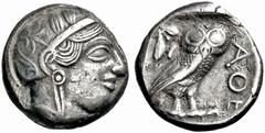 GRIECHISCHE MÜNZEN ATTIKA ATHEN. Tetradrachme. Behelmter Athenakopf r. Rs: Eule r., dahinter Olivenzweig und Mondsichel. SNG COP. 32 ff. Svoronos Taf. 12-16. 16.52g. Hohes Relief. Leicht korrodiert. R
