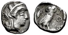 GRIECHISCHE MÜNZEN ATTIKA ATHEN. Obol. 479-404. Behelmter Athenakopf r. Rs: Eule r., dahinter Olivenzweig. SNG COP. 53 ff. 0.64g. ss