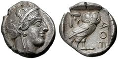 GRIECHISCHE MÜNZEN, GRIECHISCHES MUTTERLAND, ATTIKA, ATHEN. Tetradrachme. 479-404. Behelmter Athenakopf r. Rs: Eule r., dahinter Olivenzweig und Mondsichel. SNG COP. 32 ff. Svoronos Taf. 12-16. 16.77g