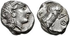 GRIECHISCHE MÜNZNE GRIECHISCHES MUTTERLAND ATTIKA ATHEN. Tetradrachme. 393-295. Behelmter Athenakopf r. Rs: Eule r., dahinter Olivenzweig und Mondsichel. SNG COP. 63 ff. Svoronos Taf. 19-32. 17.18g. H