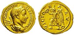 RÖMISCHE MÜNZEN, RÖMISCHES KAISERREICH SEVERUS ALEXANDER. 222-235, Aureus. 228 n. Chr. IMP C M AVR SEV ALEXAND AVG Belorbeerte und drapierte Büste r. Rs: VICTORIA AVG Victoria l. mit Kranz und Palmzwe