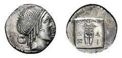 Griechische Münzen Asien Lykien MASIKYTES. Hemidrachme 40-30. Apollokopf mit Taenia r. Rs: Lyra in Quadratum incusum. Troxell 103. 1,74g. Vs. l. dezentriert. Rs. min. Kratzer. vz-St Estimate: 100 EUR