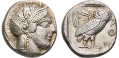 GRIECHISCHE MÜNZEN, GRIECHISCHES MUTTERLAND, ATTIKA, ATHEN. Tetradrachme. 479-404. Behelmter Athenakopf r. Rs: Eule r., dahinter Olivenzweig und Mondsichel. SNG COP. 32 ff. Svoronos Taf. 12-16. 17.15g
