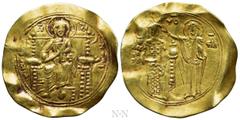 Byzantine Coins JOHN II COMNENUS (1118-1143). GOLD Hyperpyron. Constantinople. Obv: + KЄ ROHΘЄI / IC - XC. Christ Pantokrator seated facing on throne. Rev: Iω ΔЄCΠOTH. John standing facing, holding gl