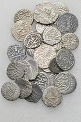 28 Ottoman Akce. Obv: . Rev: . . Condition: See picture. Weight: g. Diameter: mm.