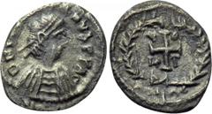 JUSTINIAN I (527-565). 1/4 Siliqua. Carthage. Obv: D N IVSTINIANVS P P AC. Diademed, draped and cuirassed bust right. Rev: V - O / M - T in angles of cross potent within wreath. Sear 256 (as 1/2 siliq