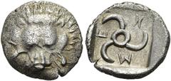 GRIECHEN LYKIEN. DYNASTEN Mithrapata. Diobol ø 13mm (1,36g). 390 - 370 v. Chr. Mzst. unbestimmt. Vs.: Löwenskalp in Vorderansicht. Rs.: Triskeles in flachem Quadratum incusum, darin lykische Buchstabe