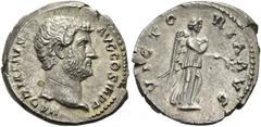 RÖMER RÖMISCHE KAISERZEIT. Hadrian, 117 - 138 n. Chr. Denar ø 19mm (3,26g). 136 n. Chr. Mzst. Rom. Vs.: HADRIANVS AVG COS III P P, Kopf n. r. Rs.: VICTO-RIA AVG, Viktoria mit gelupftem Gewand u. Zweig