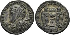 RÖMER RÖMISCHE KAISERZEIT. Constantin I., der Große, 307 - 337 n. Chr. AE Follis ø 19mm (2,95g). 319 n. Chr. Mzst. Siscia. Vs.: IMP CONSTANTI-NVS PF AVG, behelmte Panzerbüste mit Speer u. Schild n. l.
