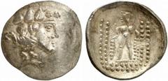 MITTLERE UND UNTERE DONAU Nachahmungen der Tetradrachmen von Thasos Klasse V: Punktlegende Tetradrachme, 14.65 g. Vs.: Stark stilisierter Kopf des Dionysos n. r. Rs.: Stilisierter stehender Herakles u