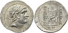 BAKTRIEN Euthydemos I., ca. 225 - 200 v. Chr. Tetradrachme ø 33mm (16,65g). ca. 210 - 206 v. Chr. Vs.: Kopf mit Diadem n. r. Rs.: ΒΑΣΙΛΕΩΣ / ΕΥΘΥΔΗΜΟΥ, Herakles mit Keule auf Felsen n. l. sitzend, im 