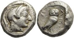 GRIECHEN ATTIKA ATHEN. Tetradrachme ø 23mm (17,44g). ca. 500/490 - 485/0 v. Chr. Vs.: Kopf der Athena mit attischen Helm mit Helmbusch n. r. Rs.: ΑΘΕ, Eule im Quadratum Incusum n. r. stehend, l. oben 