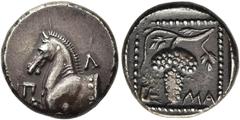 GRIECHEN THRAKIEN. MARONEIA Triobol ø 14mm (2,80g). ca. 398 - 386 v. Chr. Vs.: Π-Λ, Pferdeprotome n. l. Rs.: Weinrebe, l. im Feld Rhyton in Gestalt eines Hirschvorderteils, r. MA., alles im geperlten 