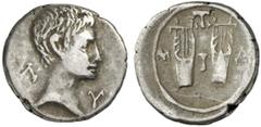 RÖMISCHE PROVINZIALPRÄGUNGEN LYKIEN. KOINON. Augustus, 27 v. Chr. - 14 n. Chr. Drachme (3,62g). ca. 27 - 20 v. Chr. Mzst. der Masikythes. Vs.: Kopf r. zwischen L-U. Rs.: Zwei Lyren zwischen M - A, daz