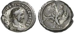 RÖMISCHE PROVINZIALPRÄGUNGEN ÄGYPTEN. Maximinus Thrax, 235 - 238 n. Chr. Billon-Tetradrachme (12,43g). Jahr 1 = 235 n. Chr. Vs.: AUTO MACIMINOS EUS SEB, drapierte und gepanzerte Büste des Maximinus Th