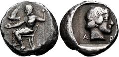GRIECHEN PELOPONNES. ARKADISCHE LIGA. Triobol ø 15mm (3,16g). ca. 430 - 420 v. Chr. Mzst. Mantineia. Vs.: Linkshin thronender Zeus Lykaios mit einem Zepter in der Linken u. einem fliegenden Adler über
