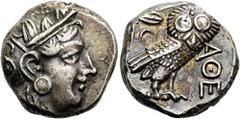 GRIECHEN ATTIKA. ATHEN Tetradrachme ø 22mm (17,17g). 4. Jh. v. Chr. Vs.: Kopf der Athena mit seitlich gesehenem Auge u. attischem Helm n. r. Rs.: ΑΘΕ, Eule steht n. r., Kopf in Vorderansicht, im Feld 
