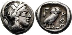 GRIECHEN ATTIKA. ATHEN Drachme ø 15mm (4,17g). 454 - 404 v. Chr. Vs.: Kopf der Athena mit belorbeertem attischen Helm n. r. Rs.: ΑΘΕ, Eule n. r., l. oben Olivenzweig mit Frucht. Svoronos Taf. 17, 27; 
