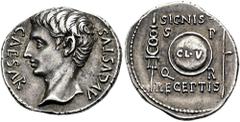 ROMER RÖMISCHE KAISERZEIT. Augustus, 27 v. Chr. - 14 n. Chr. Denar ø 20mm (3,85g). 19 v. Chr. Mzst. in Spanien, vielleicht in der Colonia Patricia. Vs.: CAESAR AVGVSTVS, Kopf n. l. Rs.: SIGNIS / RECEP