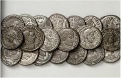 LOTS . Tetrarchie Folles, verschiedene Kaiser der 3. Tetrarchie, vor allem Licinius, Konstantin, konstantinisches Kaiserhaus. VERKAUFT WIE BESEHEN, KEINE RÜCKGABE / SOLD AS IS, NO RETURN. 20 Stück! Me