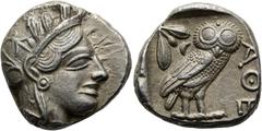 GRIECHEN ATTIKA. ATHEN Tetradrachme ø 25mm (17,12g). 454 - 404 v. Chr. Vs.: Kopf der Athena mit attischem Helm n. r. Rs.: ΑΘΕ, Eule n. r., dahinter Olivenzweig u. Mondsichel, alles im Quadratum incusu
