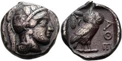 GRIECHEN ATTIKA. ATHEN Tetradrachme ø 23mm (17,04g). 454 - 404 v. Chr. Vs.: Kopf der Athena mit attischem Helm n. r. Rs.: ΑΘΕ, Eule n. r., dahinter Olivenzweig u. Mondsichel, alles im Quadratum incusu