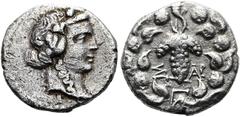 GRIECHEN LYDIEN. SARDEIS. Drachme ø 15mm (2.78g). 166 - 67 v. Chr. Vs.: Kopf des Dionysos mit Efeukranz n. r. Rs.: Σ-ΑΡ, Traubenbündel, darüber Füllhorn, darunter Monogramm, alles im Efeukranz mit Frü