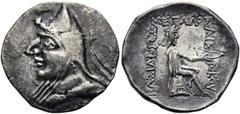GRIECHEN PARTHER. ARSAKIDEN Phriapatios, 185 - 170 v. Chr. Drachme ø 19mm (4,09g). Mzst. Hekatompylos. Vs.: Drapierte Büste mit Tiara u. Diadem n. l. Rs.: ΒΑΣΙΛΕΩΣ / ΜΕΓΑΛΟΥ / ΑΡΣ-ΑΚΟΥ, Bogenschütze n