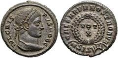 RÖMER RÖMISCHE KAISERZEIT. Crispus, 317 - 326 n. Chr. AE Follis ø 19mm (3,53g). 321 - 324 n. Chr. Mzst. Siscia. Vs.: IVL CRIS-PVS NOB C, Kopf mit Lorbeerkranz n. r. Rs.: CAESARVM NOSTRORVM CAESS / A S