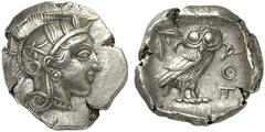 GRIECHEN ATTIKA ATHEN. Tetradrachme (17,13g). nach 449 v. Chr. Vs.: Kopf der Athena mit attischem Helm und Lorbeerkranz n. r. Rs.: AΘE, Eule, Olivenzweig und Mondsichel. Starr Taf. 22f. Gut zentriert 