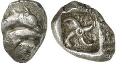 GRIECHEN LYKIEN Thibanuwa Stater (9,71g). Mzst. ca. 480/460 v. Chr. Vs.: Zwei übereinander springende Delfine, darunter Auge. Rs.: Quadratisches Incusum mit Perlrahmen, darin "thiba" und Tetraskeles. 