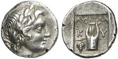 GRIECHEN LYKIEN Kyaneoi Drachme (2,69g). 2. Jh. v. Chr. Vs.: Apollonkopf mit Lor­beerkranz r. Rs.: ΛΥKIΩN, Kithara zwischen K - Y, l. Weintraube. Troxell Serie 2 (mit diesem Beizeichen nicht aufgeführ