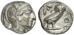 GRIECHEN ATTIKA ATHEN Tetradrachme (17,07g). nach 449 v. Chr. Vs.: Kopf der Athena mit attischem Helm und Lorbeerkranz n. r. Rs.: AΘE, Eule, Olivenzweig und Mondsichel. Starr Taf. 22f. Zarte Tönung, V