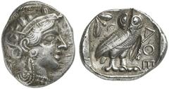 GRIECHEN ATTIKA ATHEN Tetradrachme (17,10g). ca. 400 - 380 v. Chr. Vs.: Kopf der Athena mit attischem Helm und Lorbeerkranz n. r. Rs.: AΘE, Eule, Olivenzweig und Mondsichel. Rechts im Feld Stierkopf n