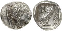GRIECHEN ATTIKA ATHEN. Tetradrachme (17,09g). nach 449 v. Chr. Vs.: Kopf der Athena mit attischem Helm und Lorbeerkranz n. r. Rs.: AΘE, Eule, Olivenzweig und Mondsichel. Starr Taf. 22f. Breiter Schröt