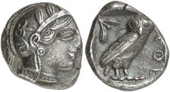 GRIECHEN ATTIKA ATHEN. Tetradrachme (16,95g). nach 449 v. Chr. Vs.: Kopf der Athena mit attischem Helm und Lorbeerkranz n. r. Rs.: AΘE, Eule, Olivenzweig und Mondsichel. Starr Taf. 22ff. Tönung, gutes