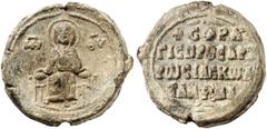 BYZANZ SIEGEL Konstantinos I., Metropolit von Russland. (19,94g). 1155 - 1158 n. Chr. Vs.: Thronende Theotokos Nikopoios, seitlich MHP - ΘV. Rs.: - · - / CΦPA/ΓIC ΠPOEΔPOV / PWCIAC KWN/STANTINOV / - -