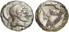 GRIECHEN ATTIKA ATHEN Tetradrachme (16,65g). Um 500 - 480 v. Chr. Vs.: Kopf der Athena mit attischem Helm n. r. Rs.: AΘE, Eule, Olivenzweig und Mondsichel. Svoronos Taf. 4, 29 ff.; Seltman Taf. IX, Gr