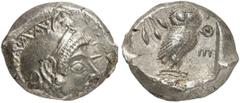 GRIECHEN ATTIKA ATHEN Tetradrachme (16,10g). Um 500 - 480 v. Chr. Vs.: Kopf der Athena mit attischem Helm n. r. Rs.: AΘE, Eule und Oli­venzweig. Svoronos Taf. 4; Seltman Taf. VII­VIII, Gruppe Gi. vz