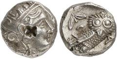 GRIECHEN ATTIKA ATHEN Tetradrachme (17,17g). 3. Jh. v. Chr. Vs.: Kopf der Athena mit attischem Helm n. r. Rs.: AΘE, Eule, Olivenzweig und Mondsichel. Svoronos Taf. 20, 30. Vs. mit sternförmiger Punze,
