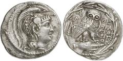 GRIECHEN ATTIKA ATHEN Tetradrachme des Neuen Stils (16,41g). 136/35 v. Chr. Vs.: Kopf der Athena Parthenos mit reich verziertem Helm n. r. Rs.: A-ΘE /HΡA / AΡI- ΣTOΦ / AΡIΣT/OK, Eule auf Amphora n. r.