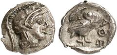 GRIECHEN ATTIKA ATHEN Obol (0,66g). 2. Drittel 5. Jh. v. Chr. Vs.: Kopf der Athena mit attischem Helm nach r. Rs.: AΘE, Eule und Oliven­zweig. Svoronos Taf.8,40ff.: Seltman Taf. XXIV; Slg. Klein 199. 