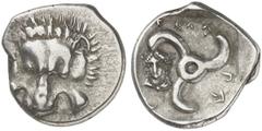 GRIECHEN LYKIEN DYNASTEN Perikle 1/3 Stater (2,94g). 380 / 360 v. Chr. Mzst. unbe­stimmt. Vs.: Frontaler Löwenskalp. Rs.: "per[ikle]" um Triskeles. Im Feld links Büste des Apoll mit ausladendem Lorbee